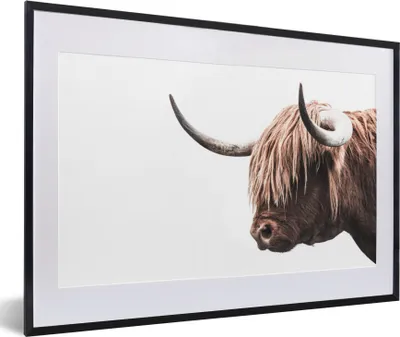 Produktbild von MuchoWow® Gerahmtes Poster Schottischer Highlander - Tier - Weiß 60x40 cm - Poster mit Schwarzem Bilderrahmen Wandposter Rahmen Foto Bilder - Schlafzimmer - Plakat in Rahmen - Drucken