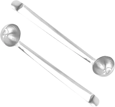 Produktbild von Set aus 2 Olivenlöffeln aus Edelstahl 304 mit langen silbernen Griffen, Kirsch-/Olivensieb für Gläser und zum Servieren