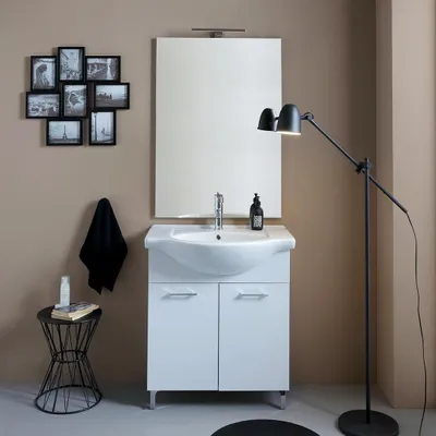 Produktbild von Holzoptik Möbelset für das Badezimmer mit Füßen, weiss export | Rimini