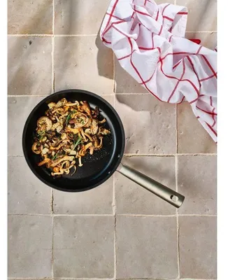 Obrázek produktu pro Pánev 24 cm Cosy & Trendy Ecodura, vyrobená z recyklované hliníkové slitiny, s nepřilnavým keramickým povrchem Greblon bez , černá, vhodná pro všechny typy sporáků