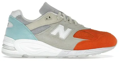 Produktbild von New Balance 990v2 Kith Cyclades (with Socks) - EU 40.5