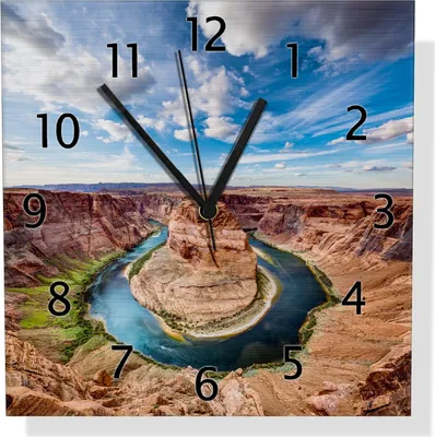 Produktbild von Wallario Design Wanduhr Grand Canyon aus Aluverbund, Größe 30 x 30 cm