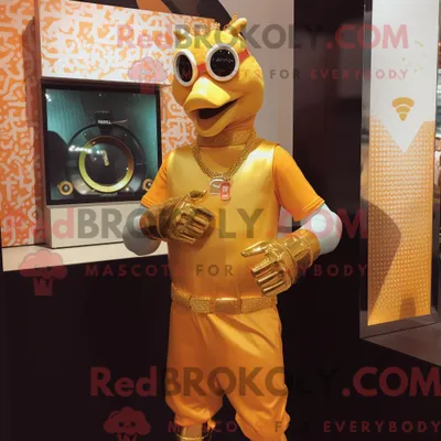Productafbeelding van Mascot REDBROKOLY karakter van een gouden boterkip gekleed met een tanktop en armbandhorloges