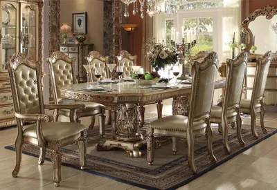 Image de Ensemble de salle à manger complet : table + 8 chaises. Style baroque/rococo. Matériaux : bois