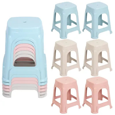 Produktbild von Stapelbare Klassenzimmerhocker, Lehrerstuhl aus Kunststoff, flexible Sitzgelegenheiten für drinnen und draußen, dekorative Hocker, runde Klassenzimmerstühle für das Homeoffice oder die Schule (2 Stück Rosa, 2 Stück Hellblau, 2 Stück Khaki)