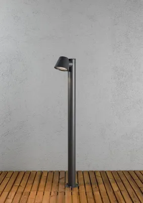 Produktbild von Konstsmide Trieste Halogen Wegeleuchte mit Pfahl - schwarz lackiertes Aluminium, klares Acrylglas, Reflektor; 7524-370