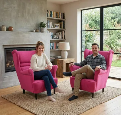 Produktbild von 2er-Set Ohrensessel ZOJA Aura – ergonomisch, Velours in Fuchsia, Family Meble, KI-generiertes Bild