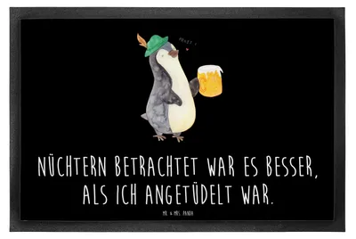 Produktbild von Mr. & Mrs. Panda fußmatte Pinguin Bier 50 x 75 cm - Schwarz - Geschenk, Beschwippst, Gummimatte, Schmutzmatte, Schmutzfangmatte, , Türvorleger, Angetüdelt