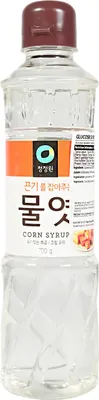 A bottle of corn syrup with its label.