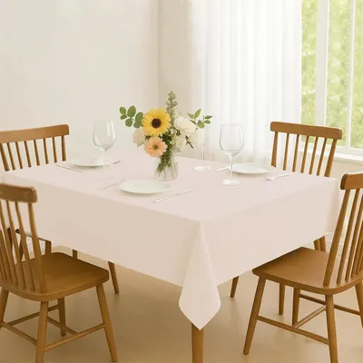 Obrázek produktu pro Běžná obdélníková ubrus o rozměrech 240 x 150 cm, barva slonovinová, omyvatelná a odolná proti skvrnám