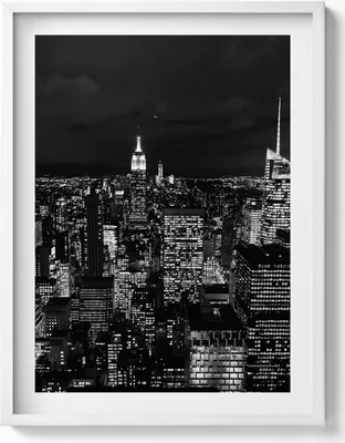 Produktbild von Schwarz-weißes Stadtbild bei Nacht– Wandbild mit Rahmen – Gerahmtes Bild  – Wanddekoration – 60x80 cm –  Weiß Rahmen