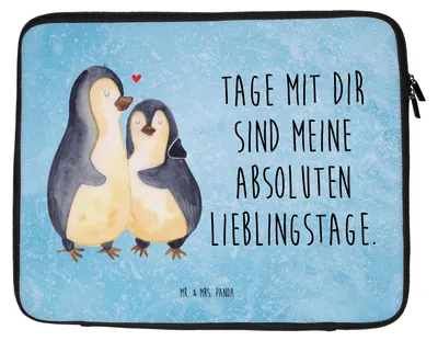 Produktbild von Mr. & Mrs. Panda Laptop Tasche Pinguin umarmen 20 x 28 cm - Eisblau - Geschenk, Laptoptasche, Hülle, Hochzeitstag, Computertasche, Hochzeitsgeschenk, Liebesbeweis, Liebe
