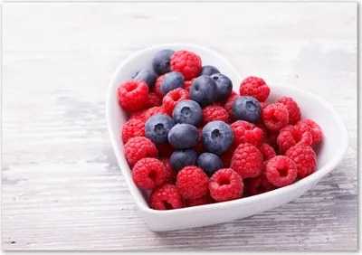 Produktbild von Tulup® Glas-Bild - 100 x 70 - Wandbild aus Glas - Wandkunst - Wandbild hinter gehärtetem Sicherheitsglas - Essen & Getränke - Himbeeren Blaubeeren - Rot
