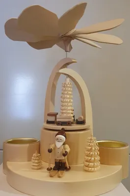 Produktbild von Pyramide Weihnachtsmann Höhe ca 20 cm NEU