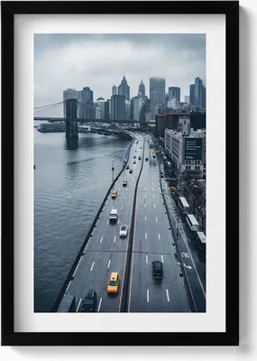 Produktbild von Luftaufnahme einer Stadtstraße– Wandbild mit Rahmen – Gerahmtes Bild  – Wanddekoration – 40x60 cm –  Schwarz