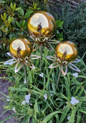 Produktbild von Blütenzauber Paris Rosenkugel 15/10/10 cm Edelstahl gold poliert Gartenstecker mit Stab 80 cm