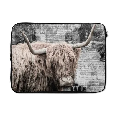 Produktbild von MuchoWow® Laptop Hülle 13 Zoll Schottischer Highlander - Kuh - Retro Laptoptasche - Laptophülle - Sleeve - Rundumschutz