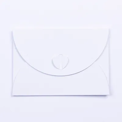 Produktbild von 50 x PresentFill® Mini Briefumschläge mit Herzverschluss - Diamant Weiß