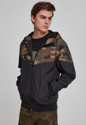 Image de Veste coupe-vent pour homme Urban Classics Pattern Arrow Windrunner noir/camouflage bois - S