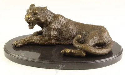 Produktbild von Casa Padrino Luxus Bronzefigur / Skulptur Leopard auf Marmorsockel 28,4 x 16,5 x H. 11,4 cm - Wohnzimmer Dekoration bronze