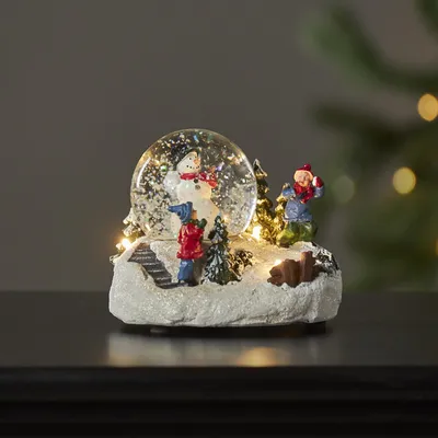 Zdjęcie produktu dla Scenka świąteczna szklana kula z bałwankiem Led  WINTERVILLE