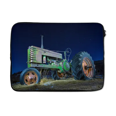 Produktbild von MuchoWow® Laptop Hülle 13 Zoll Traktor - Grün - Sternenhimmel - Bauernhof - Nacht Laptoptasche - Laptophülle - Sleeve - Rundumschutz