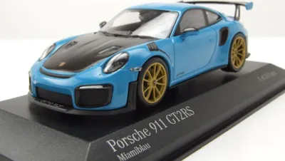 Produktbild von Minichamps 413067274 Porsche 911 (991.2) GT2 RS Weissach Package blau goldene Felgen 1:43