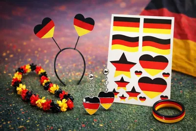 Produktbild von Deutschland Fan Set- 5 Teile Hawaii-Kette, Haarreif, Tattoos, Armreifen, Ohrclips Fußball EM WM Germany Fanartikel Fanmeile