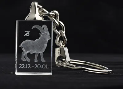 Produktbild von Glasschlüsselanhänger Sternzeichen Steinbock 3x2cm