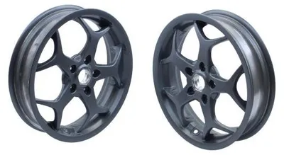Productafbeelding van 2 zwarte velgen, 3,00 x 13 inch, voor, met 10 spaken, voor Piaggio MP3 Sport (vanaf 2014) / Gilera Fuoco - Origineel Piaggio 6734