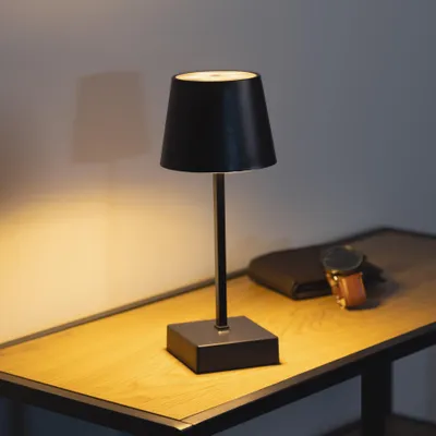 Immagine prodotto di Lampada da tavolo a LED nera con interruttore a sfioramento batteria ricaricabile USB bianco caldo 3 modalità di luce