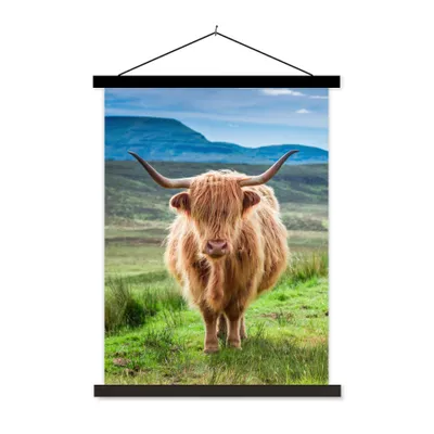 Produktbild von MuchoWow® Textilposter Schottischer Hochländer - Kuh - Natur - Berg - Gras 90x120 cm mit schwarzem Rahmen - Dekoration