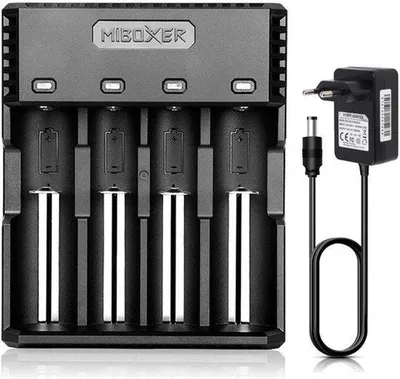Productafbeelding van Batterijoplader met 4 laadsleuven, snellader voor oplaadbare batterijen, geschikt voor Li-Ion NI-MH NI-Cd, AA, AAA, C, 18350, 18500, 18700, 20700, 21700, 26650, RCR123