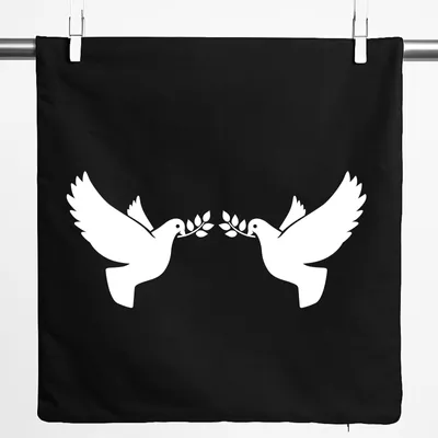Produktbild von Huuraa Kissenbezug Friedenstauben 40x40cm Black Baumwolle Dekokissenbezug Geschenkidee