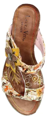 Produktbild von Laura Vita Damen Pantolette Blume Blatt Applikation Niete Keilabsatz HACEO 10, Größe:38 EU, Farbe:Braun