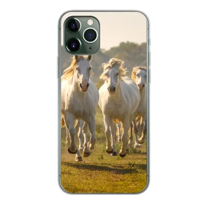 Produktbild von MuchoWow® Handyhülle Schutzhülle Hülle für iPhone 11 Pro Galoppierende weiße Pferde Silikon Softcase Handy Hülle - Handy