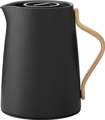 A black insulated jug with a wooden handle against a white background.