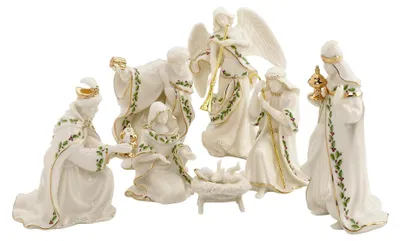 Produktbild von Weihnachtskrippe, Set aus 7 Figuren (Heilige Familie, DREI Könige, Engel)