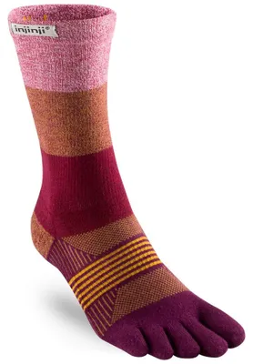 Productafbeelding van Injinji damessokken, model Trail Midweight Crew, kleur Pomegranate, maat 40.5-44.5