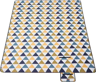 Obrázok produktu pre Uniqoos® pikniková deka 300 x 200 cm – veľká, skladacia a vodeodolná deka na kempovanie a na pláž, vhodná do parku alebo záhrady, s motívom žltých a modrých trojuholníkov