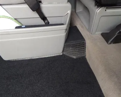 Produktbild von Gastraum Teppich passend für VW T4 Multivan ab 1996 mit Kühlbox Sitz