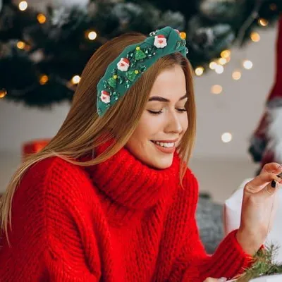 Produktbild von Weihnachtsstirnband Grün mit Strassknoten Dekorativer Haarschmuck für Damen