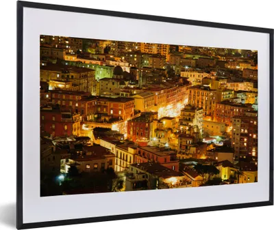 Produktbild von MuchoWow® MuchoWow® Gerahmtes Poster Architektur - Licht - Nacht - Italien 60x40 cm - Poster mit zchwarzem Bilderrahmen - Schlafzimmer - Plakat in Rahmen - Drucken