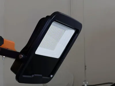 Immagine prodotto di NEDES Riflettore LED esterno professionale, 100W / 5000K / Nero - LF6025
