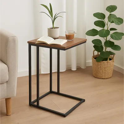 Produktbild von Beistelltisch mit Metallgestell und Holzplatte vielseitig einsetzbar im Industrial Design