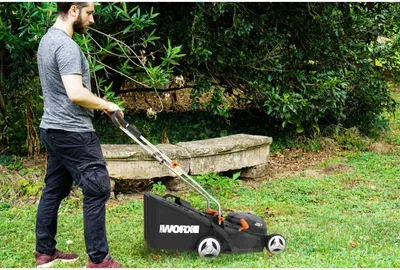 Immagine prodotto di Tosaerba a batteria Worx WP733E 20 V 33 WG733E Larghezza di taglio incl. batteria 4 Ah e caricabatterie