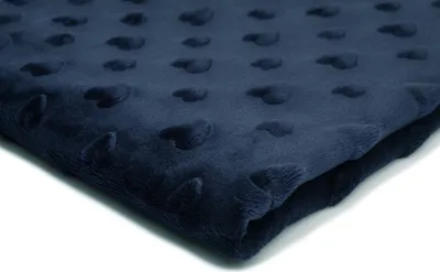 Produktbild von Minkee Fleece Knit mit Herzprägung Navy blau 50 x 155 cm