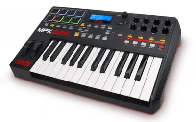 Produktbild von Akai MPK 225 Keyboard Controller B-Stock mit 25 halbgewichteten Tasten und 8 RGB-Pads