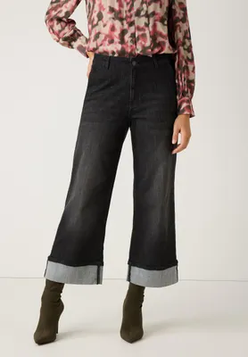 Produktbild von Weite Jeans mit breitem Aufschlag