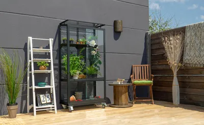 Produktbild von Vitavia Balkon- und Anlehn-Gewächshaus "Stad" schwarz 3 mm ESG mit Rollfundament